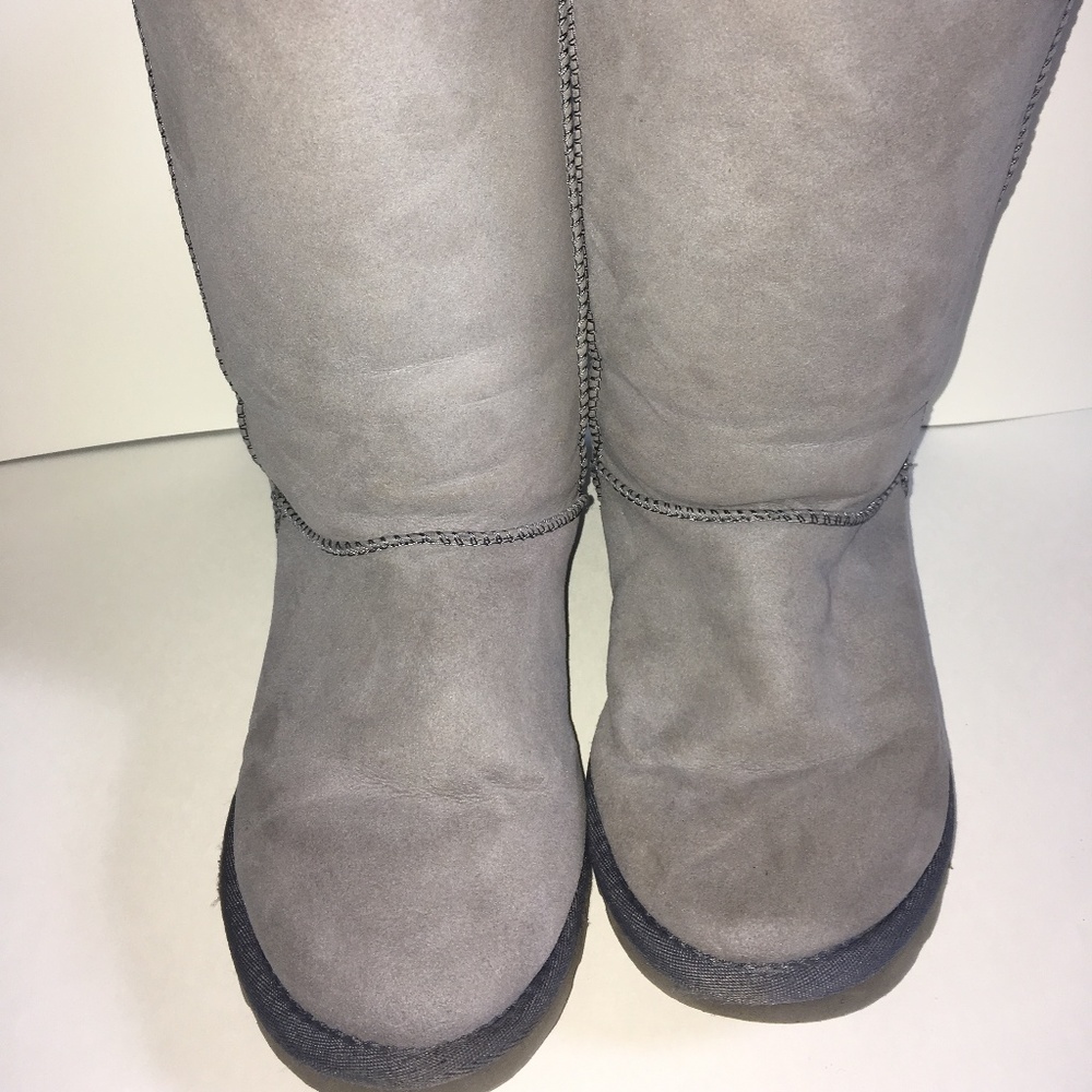 UGG Women's Gray Classic Tall Boots 6W F8007A